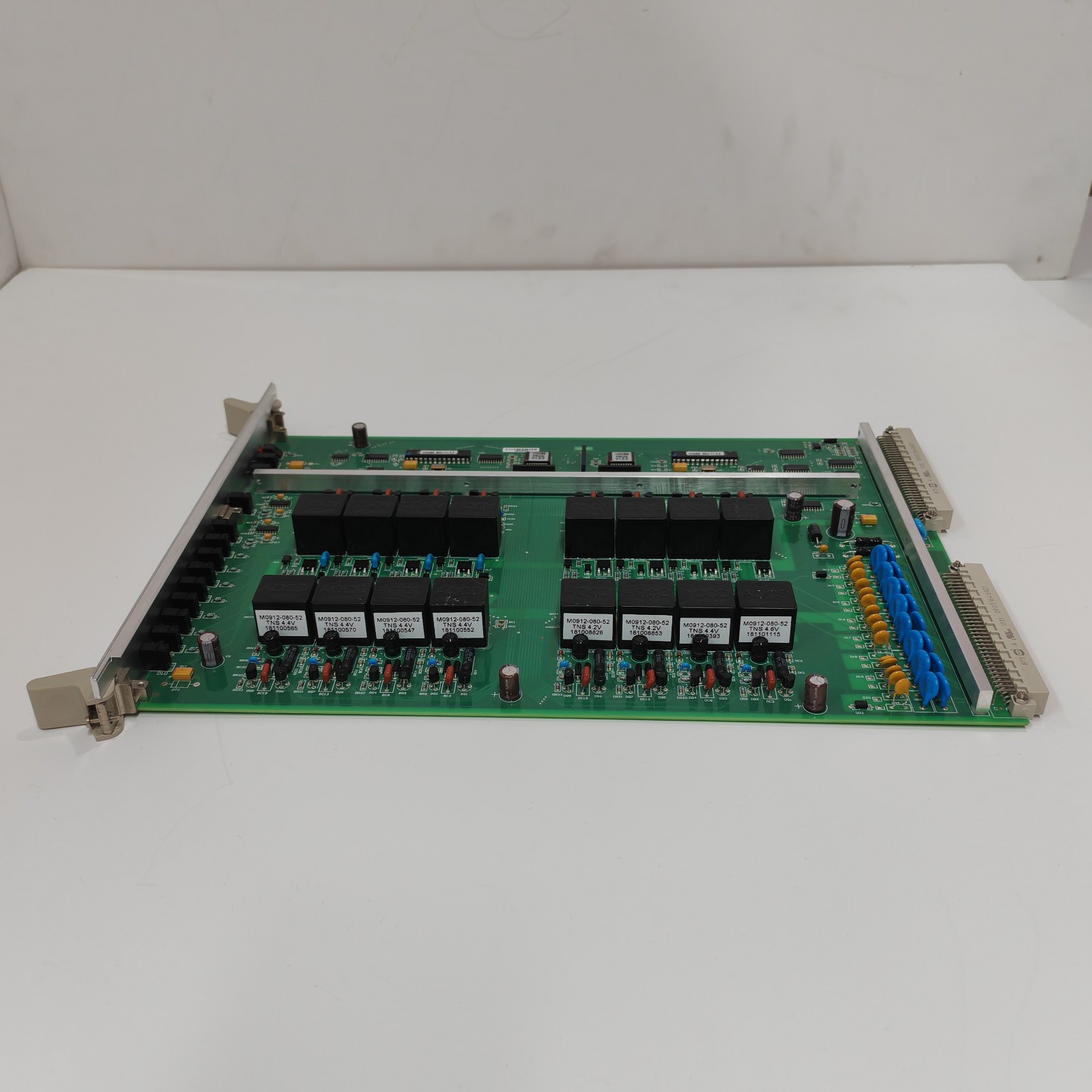 ABB UNS2881B-P.V1 Power Grid Voltage Sensor High Reliability ABB0